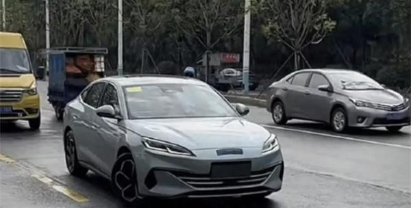 #比亚迪海豹06 DM-i实车曝光# 比亚迪海洋网旗下全新中型轿车——海豹06 