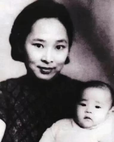 [微风]1941年，多年未见丈夫的曾宪植来到丈夫叶剑英的住处，可当她推开房门时却