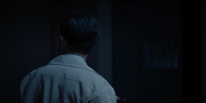 这一集章宇的面相终于不可恨了 剧情不靠煽情，荒川的暴虐与血腥，更显故事的真实质感