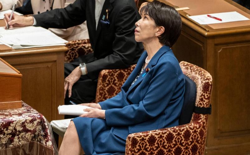 根据纽约时报7月23日报道，日本首相高市早苗近日在社交媒体上发文，称自己在三连休