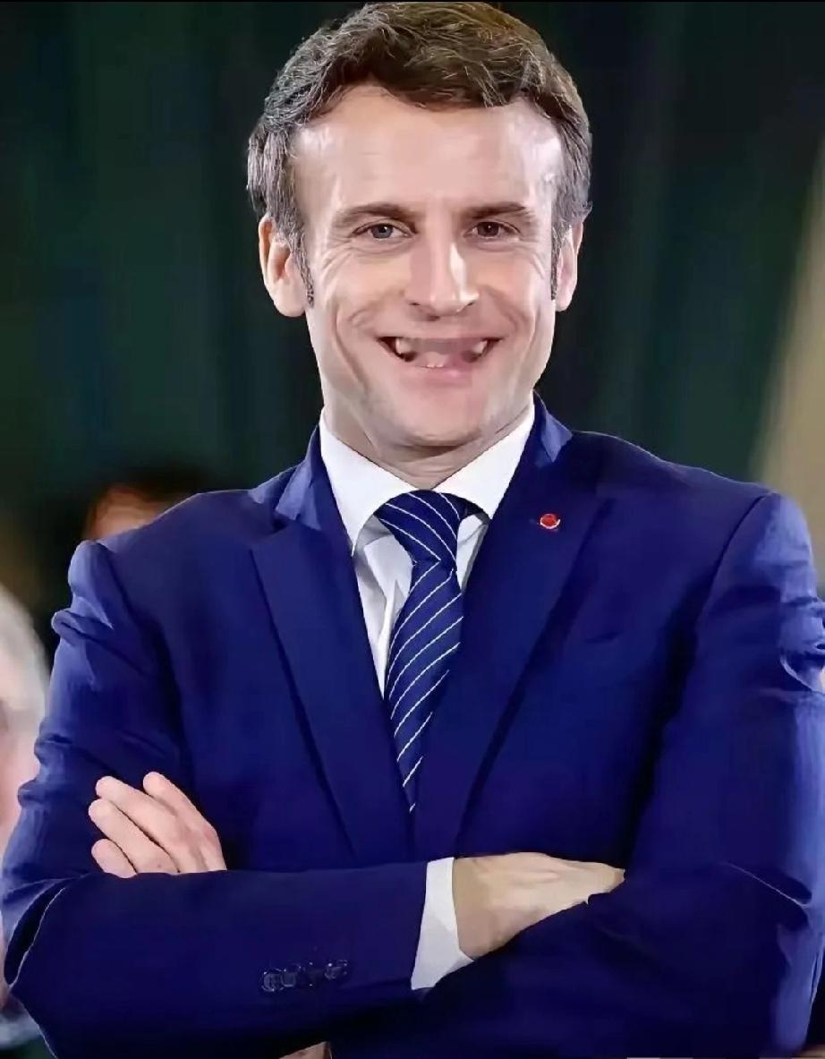 法国消息
 
4月20日，法国总统马克龙公开表态，对欧盟向乌克兰提供900亿欧元