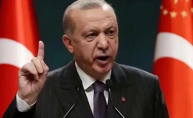 真的越看越心寒！
 
在联合国大会台上，土耳其总统埃尔多安直接放了大招：“内塔尼