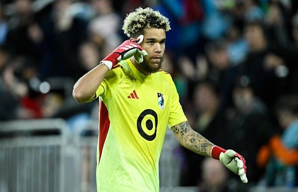 🚨戴恩·圣克莱尔拒绝了明尼苏达联队提供的超过 100 万美元的薪水，否则他可以