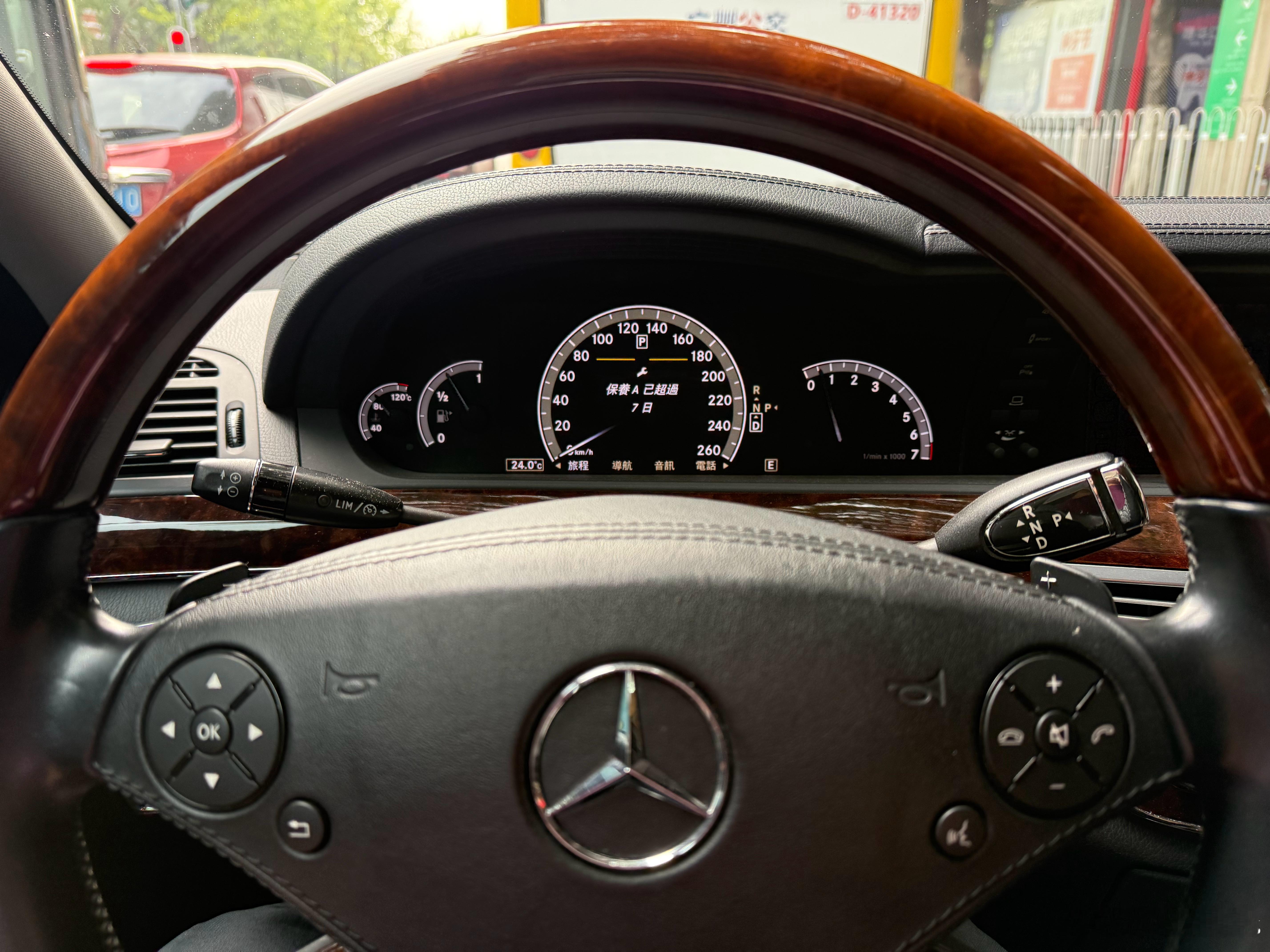 今日揸奔驰，要帮老豆开翻公司比公子保养！ ​​​