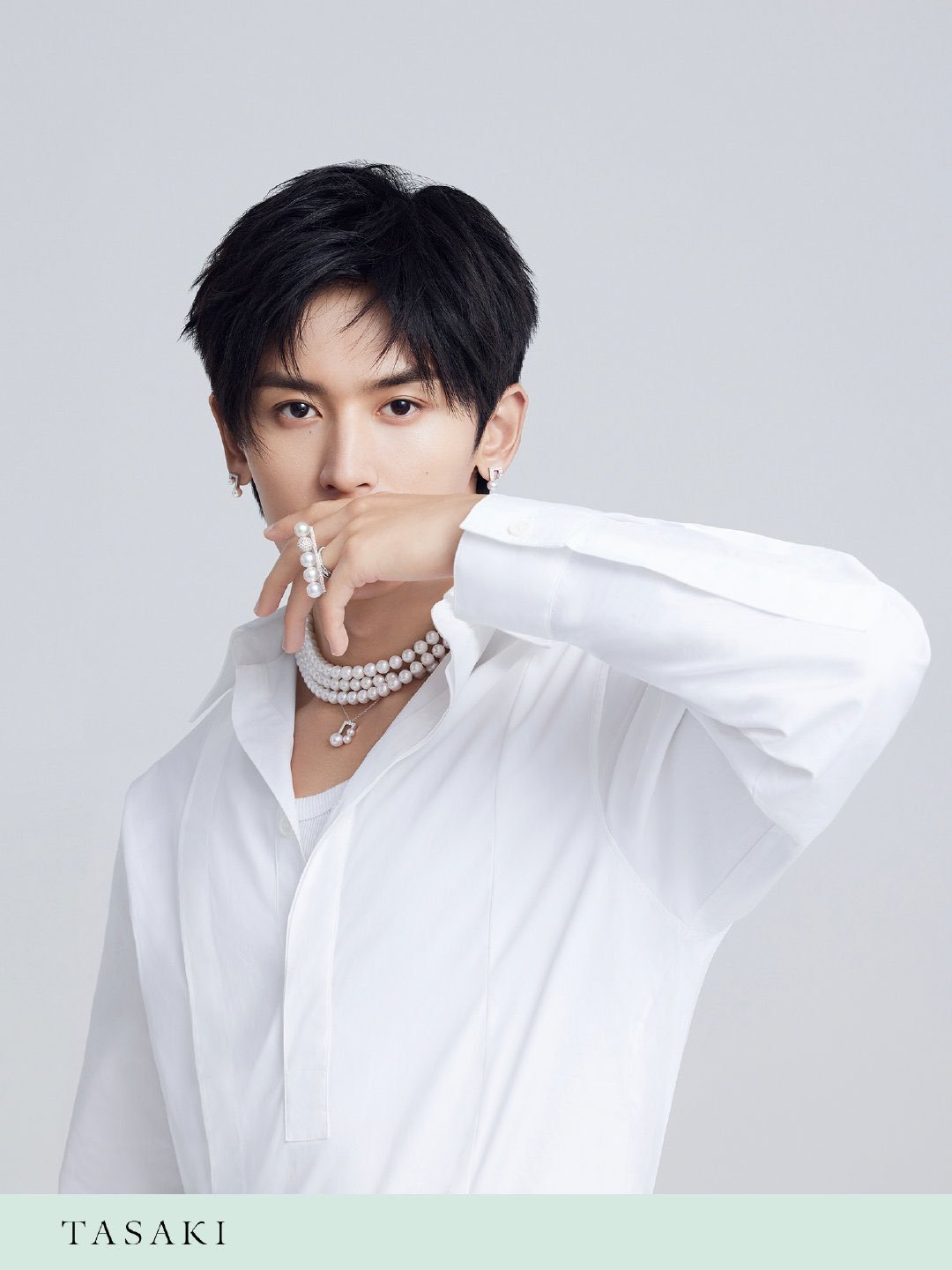 龚俊 cpf 🍊  山河令 20210802 张老师珍珠代言官宣这组戴珍珠的照