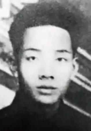 1935年，南京第一监狱第一次挂上绞索，当天吊死27个人，全是中央特科红队的。他