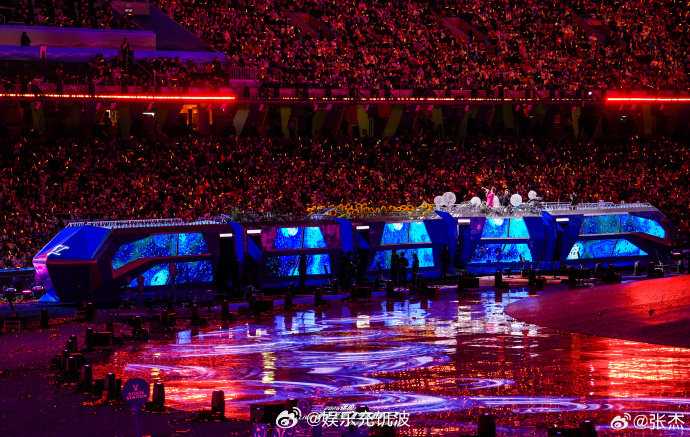 时团要去张杰演唱会了谁懂啊！昀牵孟绕居然要在张杰演唱会同框，圆梦了！好多人要来张