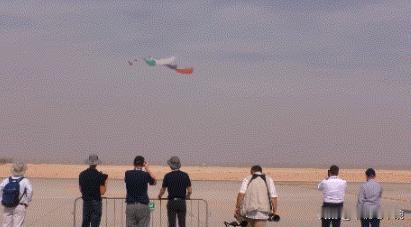 “光辉”坠机后，仅剩中俄战机完成飞行表演！
21日的迪拜航展发生“光辉”战机坠毁