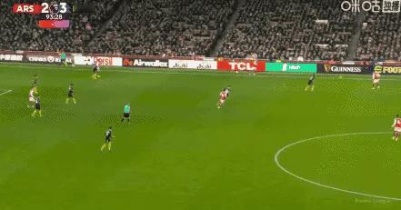 不是！看AI视频看多了，还以为这是假的，怎么也想不出b费能打出折磨离谱的射门。