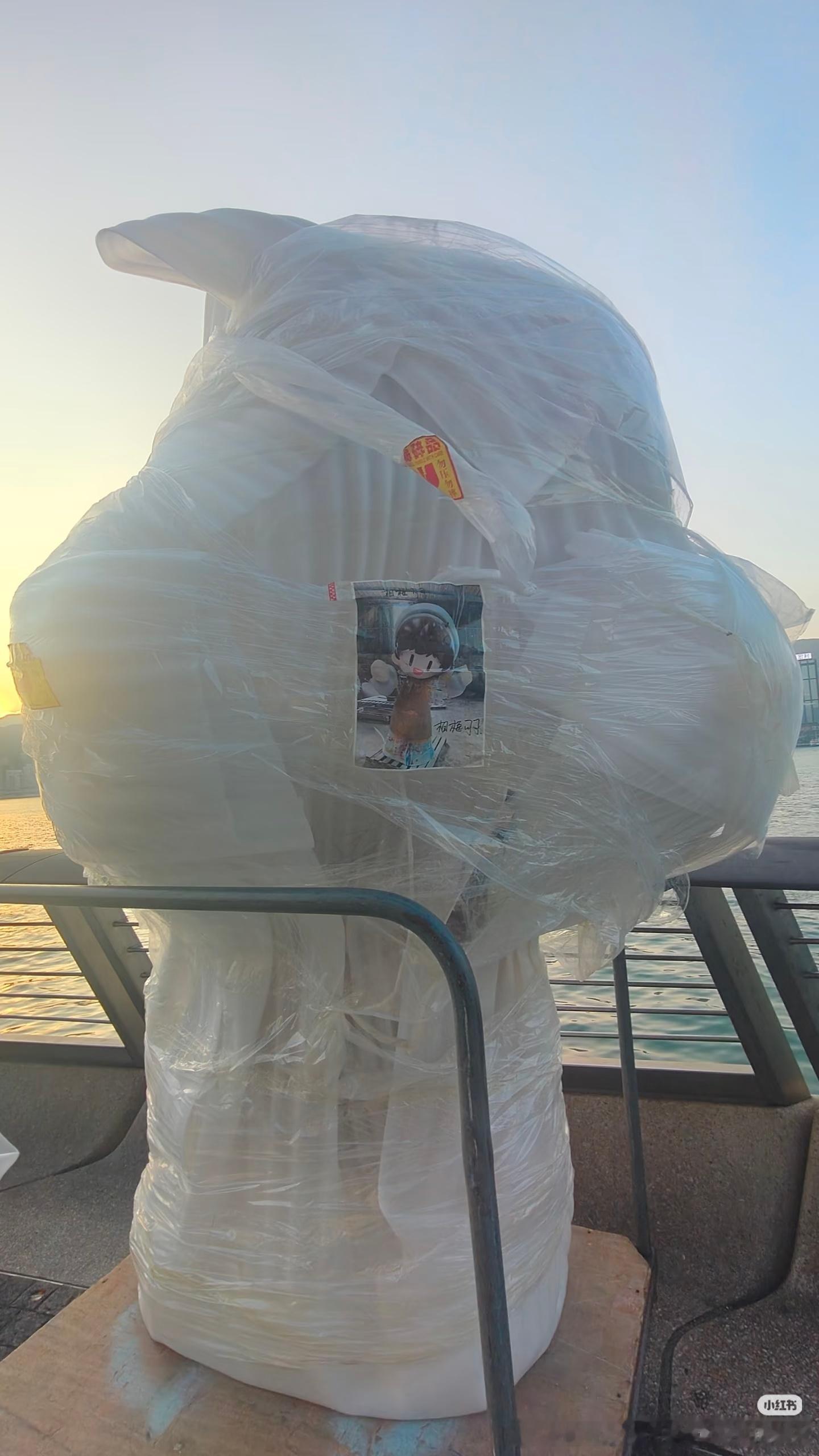 周深周深首位内地歌手登香港启德主场 天呐，可嫑香港有新造型让我飞过去吧