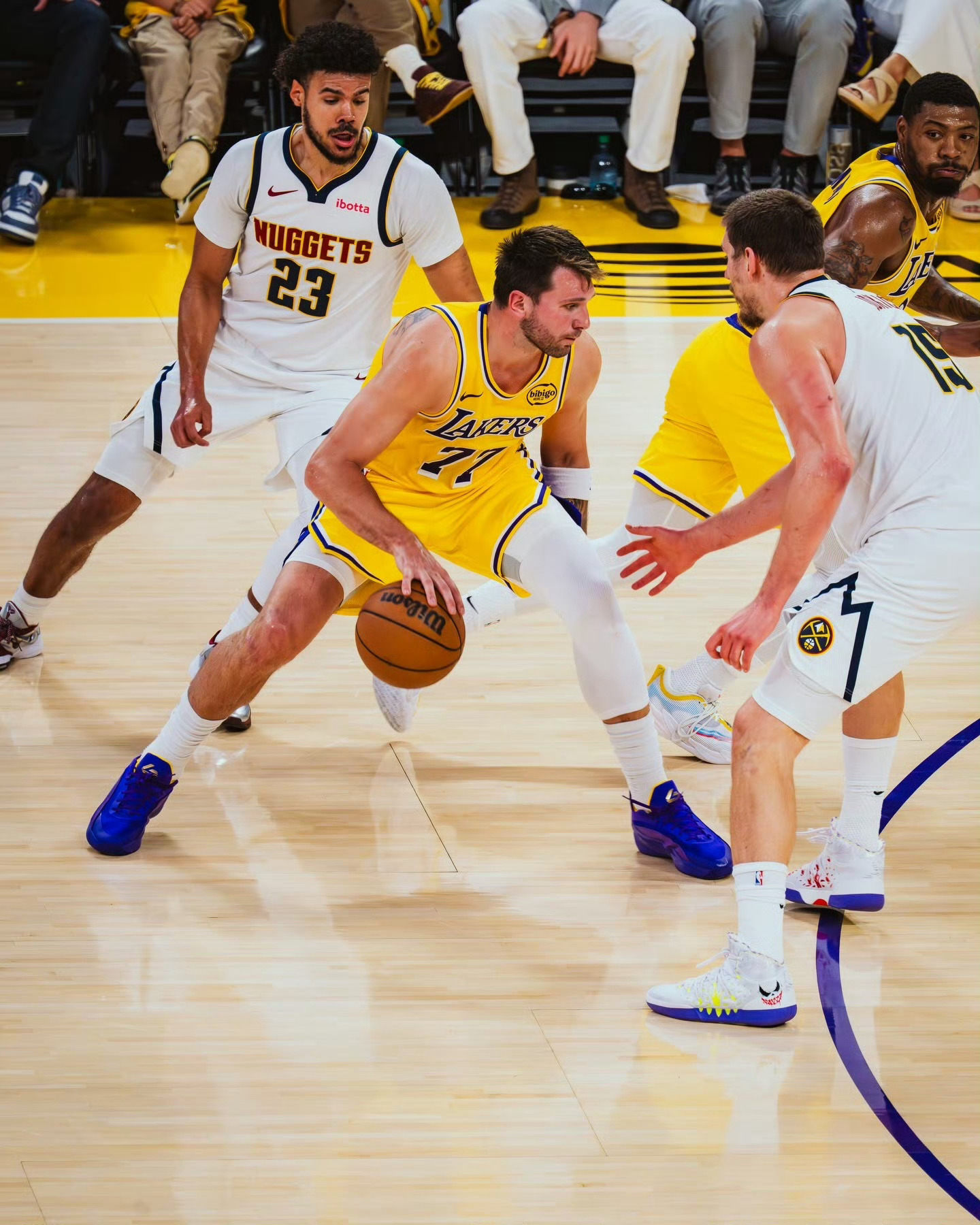 NBA官网最新实力榜：1. 俄克拉荷马城雷霆队2. 圣安东尼奥马刺队3. 波士顿