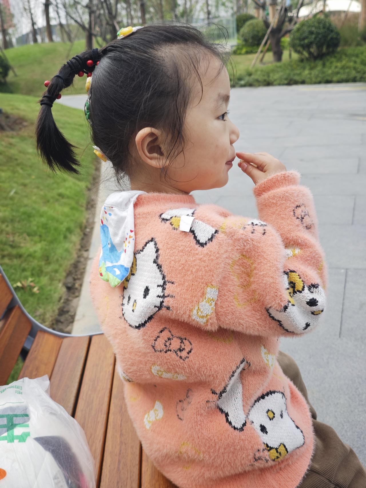 文化自信与市场选择：抵制“吃饭砸锅”的港台艺人

近年来，部分港台导演和演员凭借