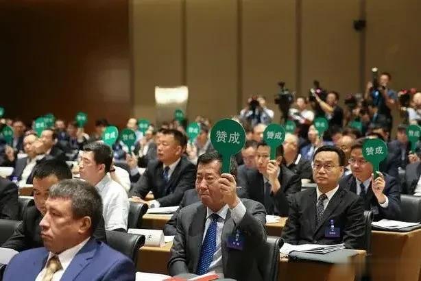 俱乐部怨声载道，中国足协不再忍让，下赛季做出改变，先从裁判下手。
  足协最近在