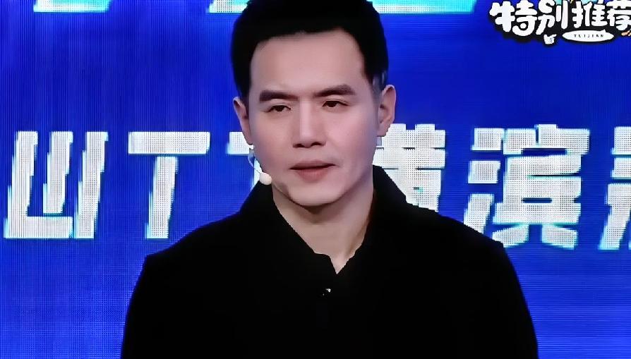 刘国正指导点评向鹏对战张本智和，
打得很闷、很窝囊，
没有完全发挥出来。

横滨