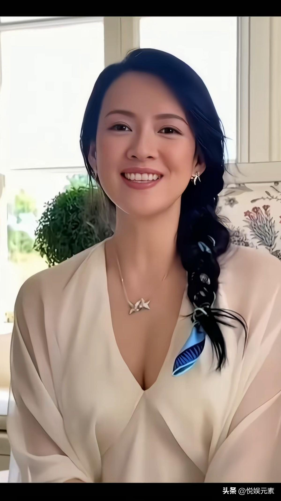 章子怡的花期真长，
46岁的人呢，
这身材哪个男人顶得住！