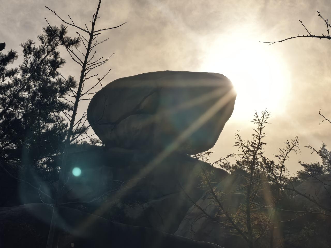 名人差评日本！
1.丘吉尔:“日本是一个背信弃义的国家”。
2.罗斯福:  日本