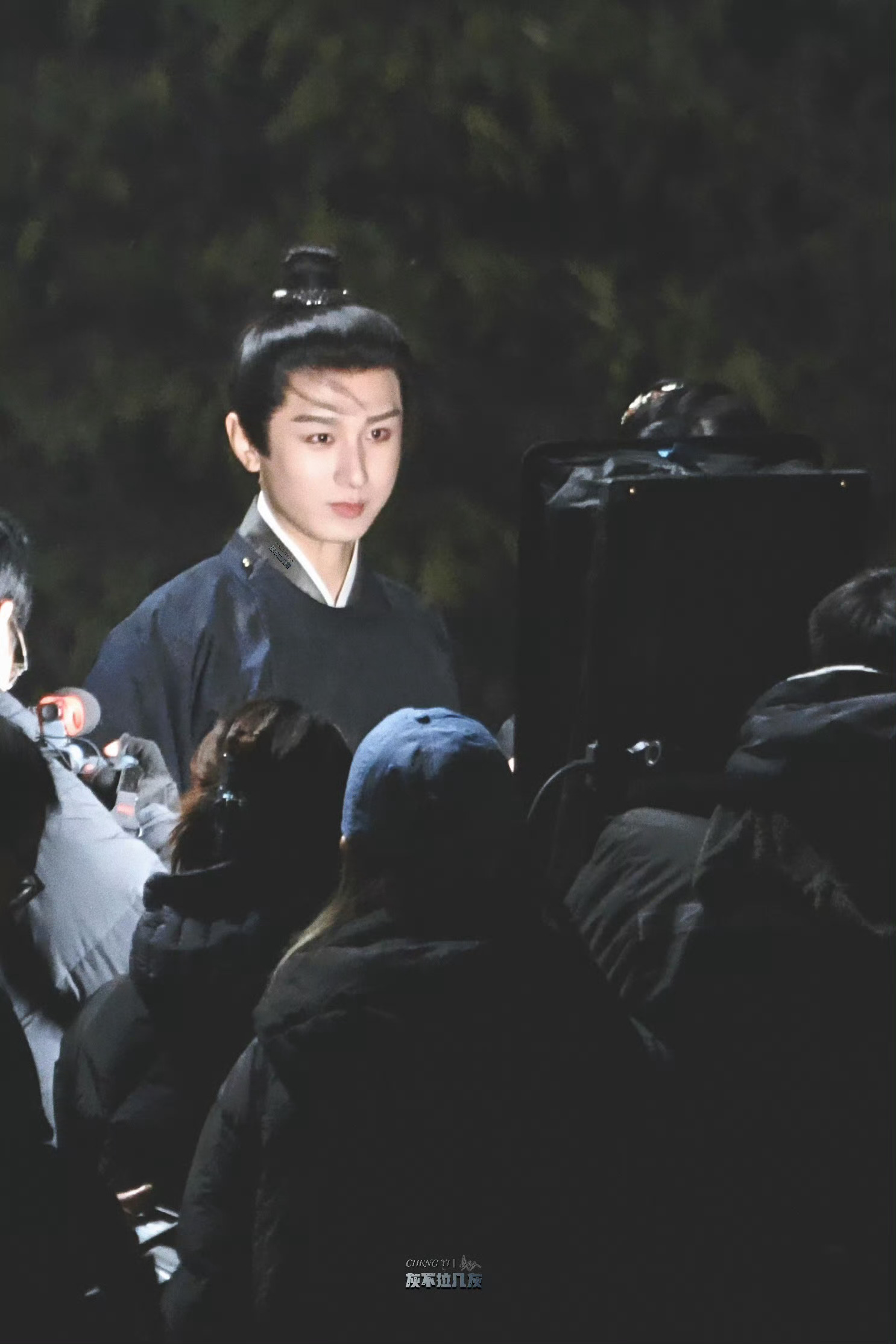 刷到两京十五日别的演员杀青了，哥合影好萌好暖啊！眼瞅着两京十五日从开拍到现在四个