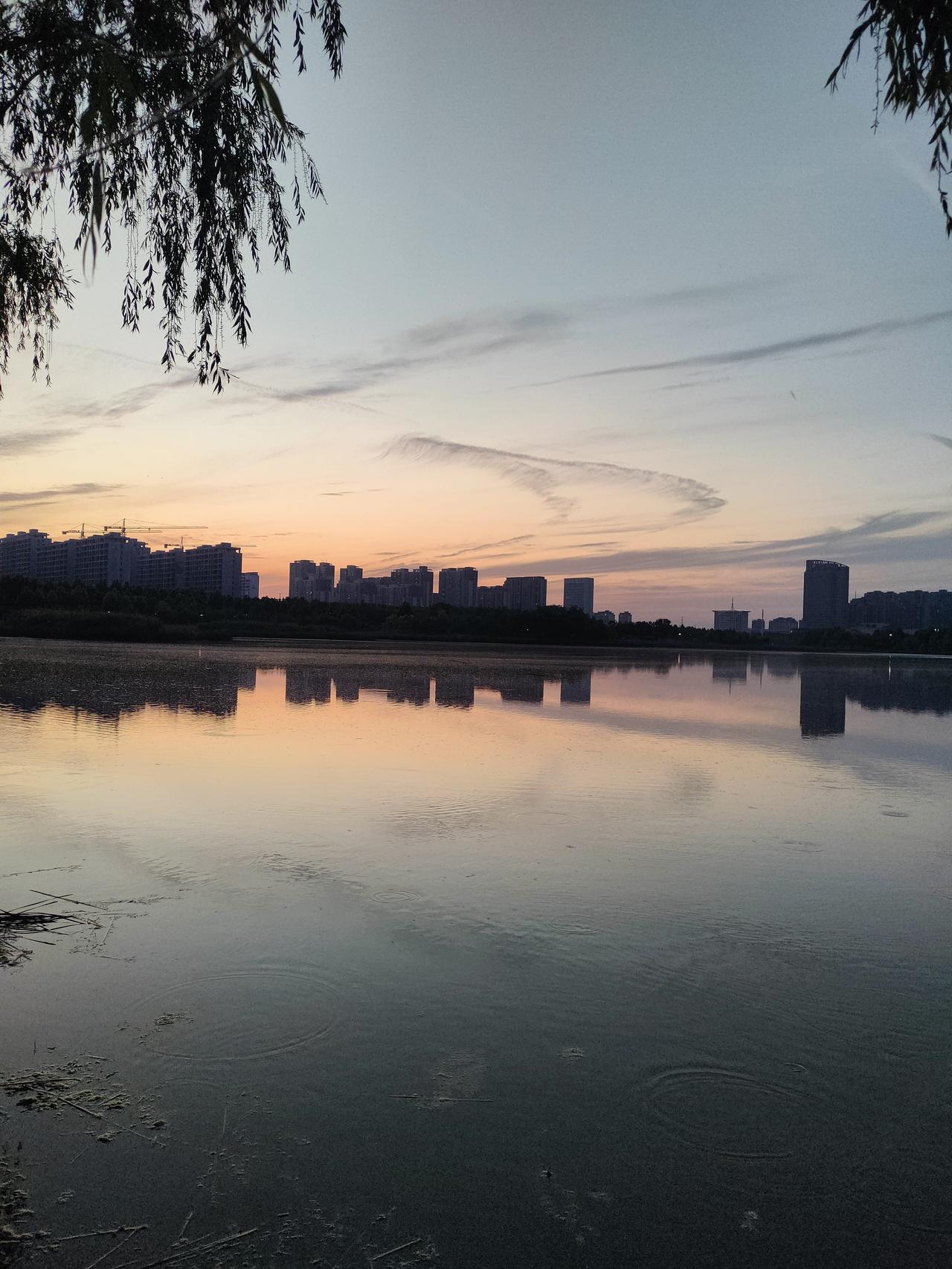 分享一张随手拍的黄昏景象