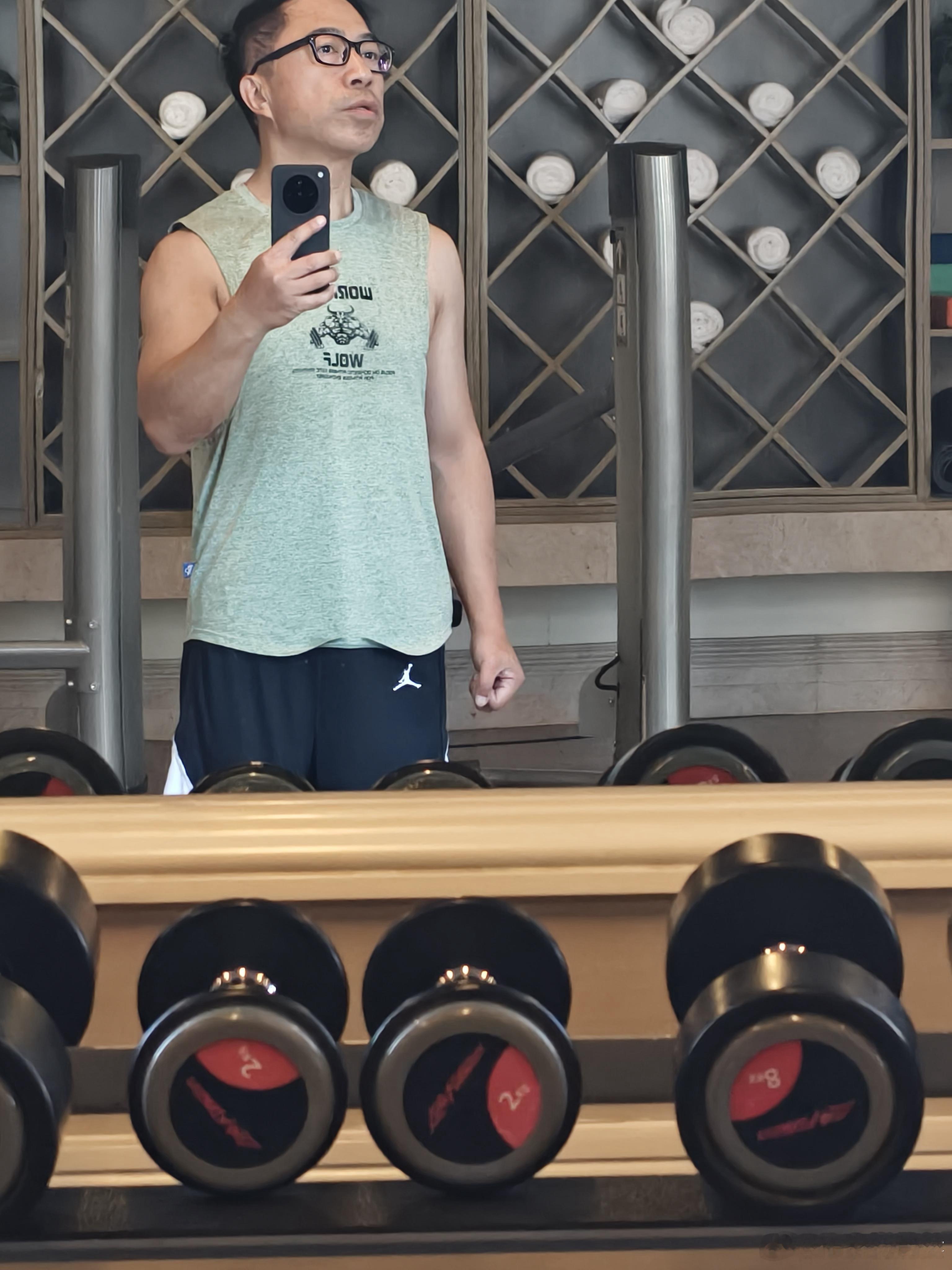 坚持运动打卡杨蔚然健身日记 西宁·西宁新华联索菲特大酒店