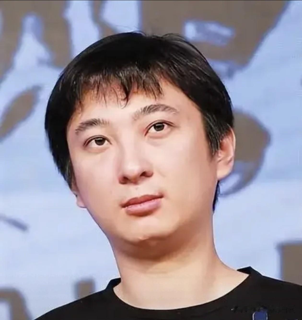 昔日“娱乐圈纪检委”已低调许久，但他的商业版图却频传噩耗，其名下普思投资持有的麦