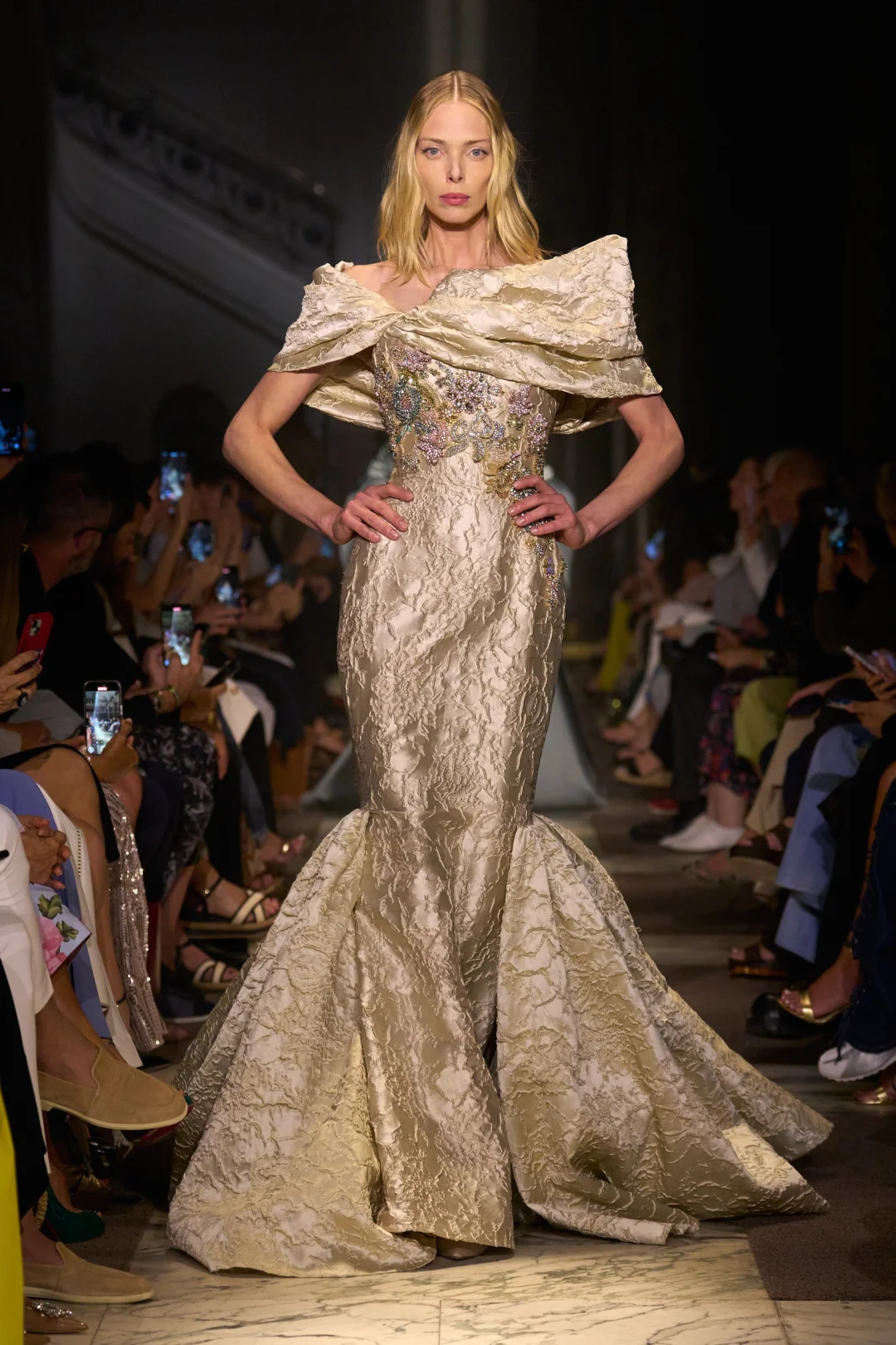 ✨Elie Saab 25/26 礼服女装丨鎏金梦境