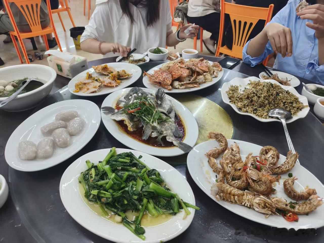 南澳岛，这一桌子海鲜餐488元，贵不贵？
南澳海边美食 
南澳岛家常菜 
南澳岛