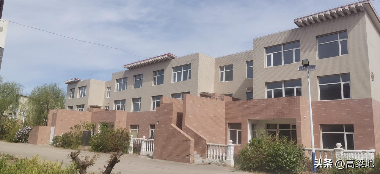 有人想跳坑有时候会拦不住的。2019年9月的时候，全国房价涨势凶猛，我在政府部门
