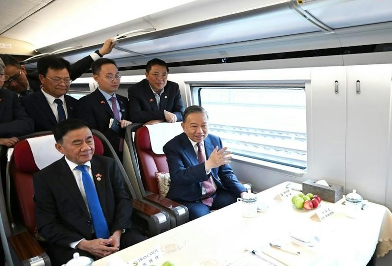 成了，越南答应中国了！
苏林刚当选越南国家主席没几天，就把中国当成出访第一站。这