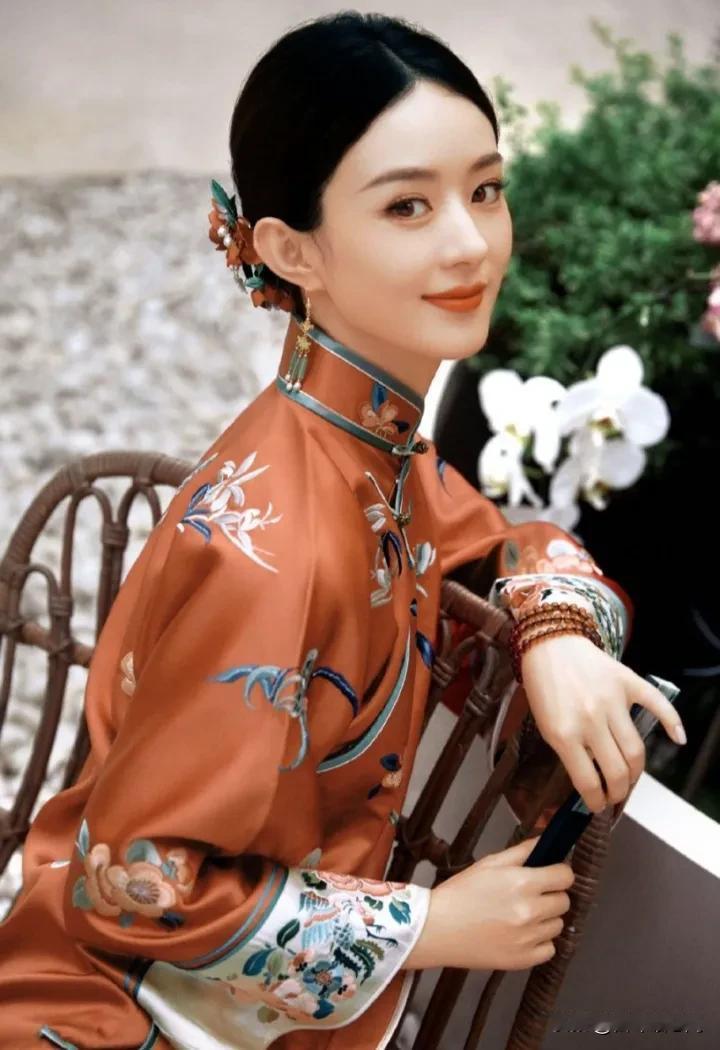 赵丽颖的旗袍装，美呆了，无人能及。