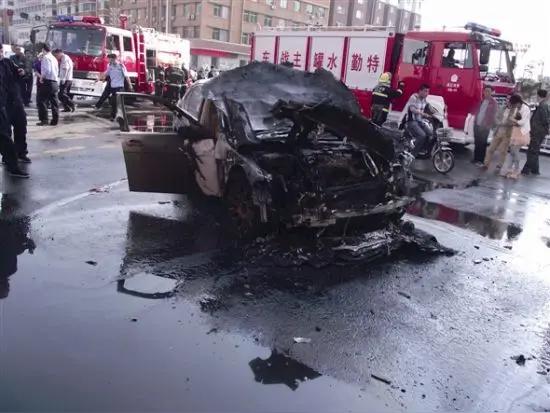 方程豹钛7已经火了，诋毁抹黑虽然会迟到，但一定会来到。
抹黑三部曲：一张提车照片