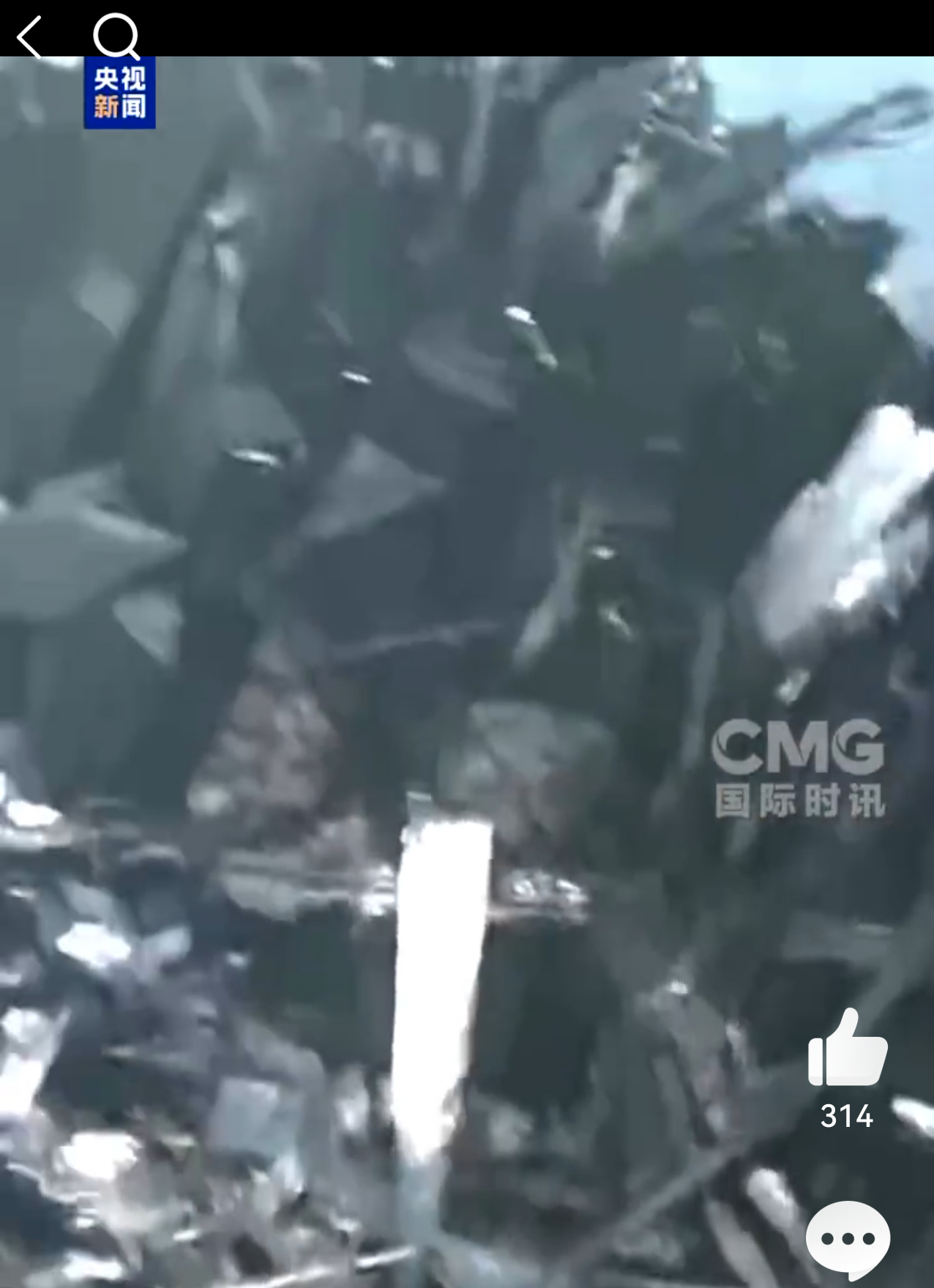 印度坠机242人全部遇难 看了视频，撞击的太惨烈了，那种爆炸程度很难活下来… ​