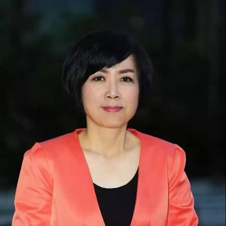 保守估计，黄智贤高峰期在大陆平台每年能赚100—300万人民币
首先声明，没有官