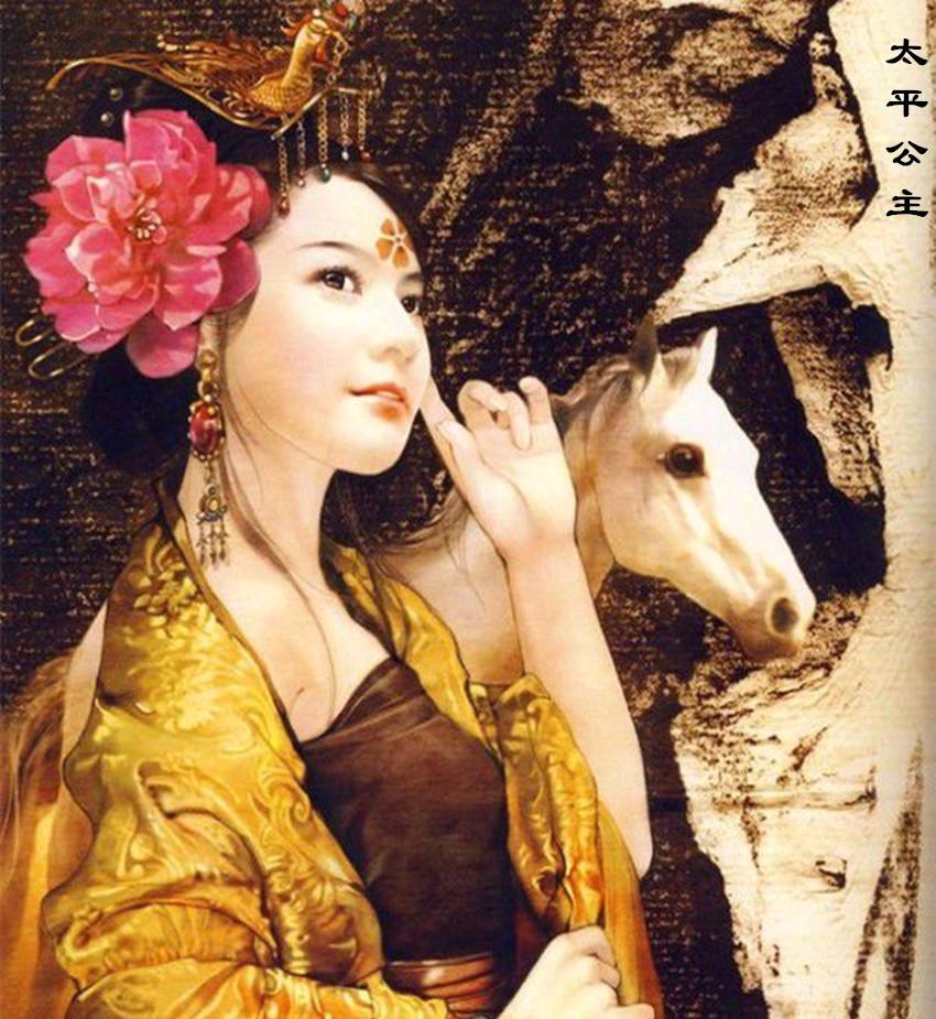 713年七月，太平公主被押到兴安门下，日头毒得跟烙铁似的。她仰头瞅着城楼上的李隆