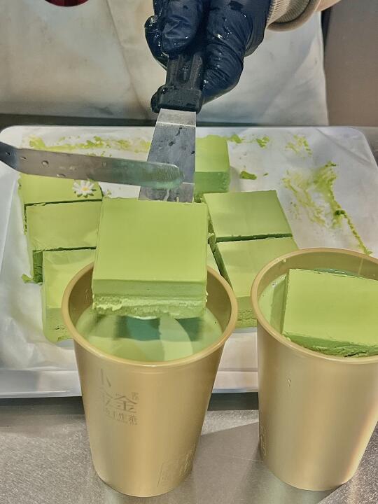 西湖边爆火的奶茶我终于喝上了！！