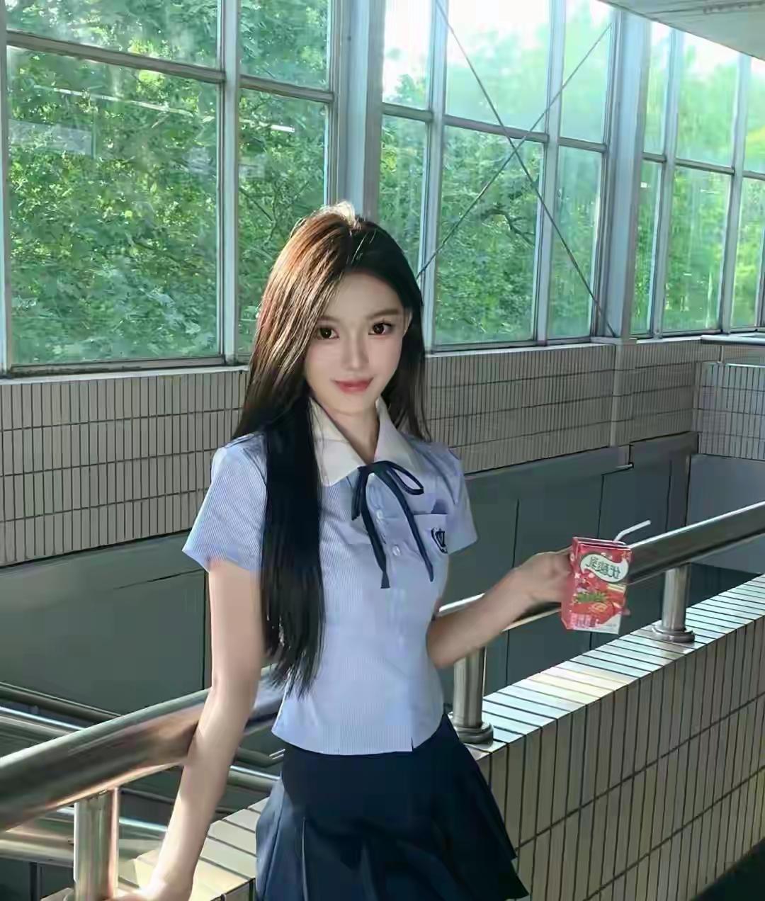 青春校园风，少女与奶茶的甜美时光🍃💕