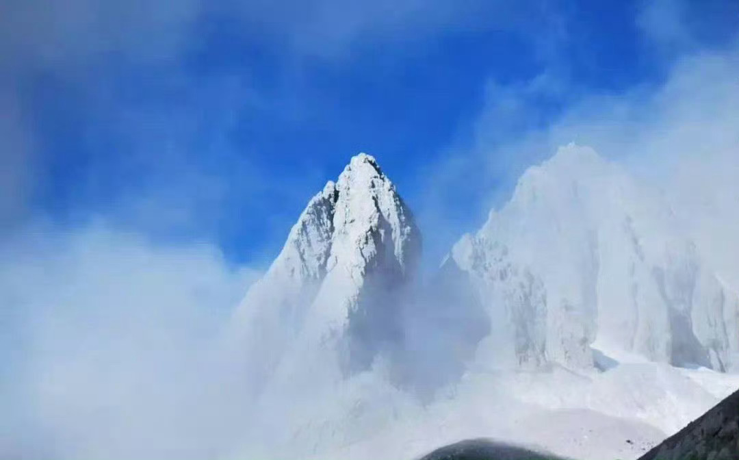 玉龙雪山，幽静又动人，仿佛人间仙境一般。 ​ ​​​