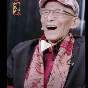 游本昌朋友圈置顶的视频，正是胡歌等人发起的公益环保纪实节目《一路前行》的片段。 