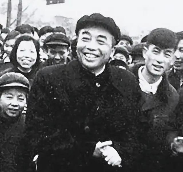 1950年，美女匪首吴珍子在甘肃被俘，面对审问，她红着眼，对审讯人员说：“实不相