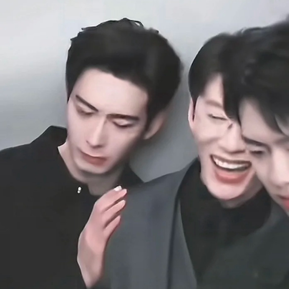 怪不得男一女一没有cp感原来私底下我们陈星旭这么爱代旭，两位演技都很好！角色人设