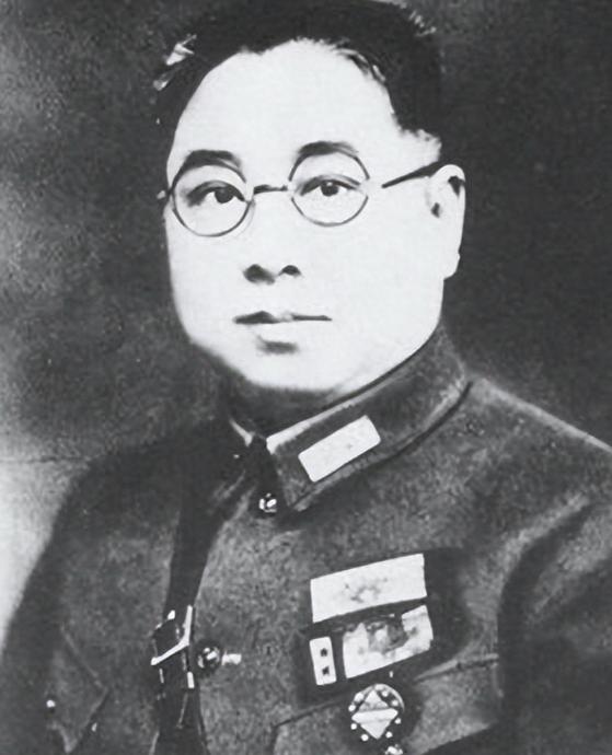 1930年，张辉瓒被俘虏。蒋介石提出想用20万大洋、一个旅的装备来换。结果张辉瓒