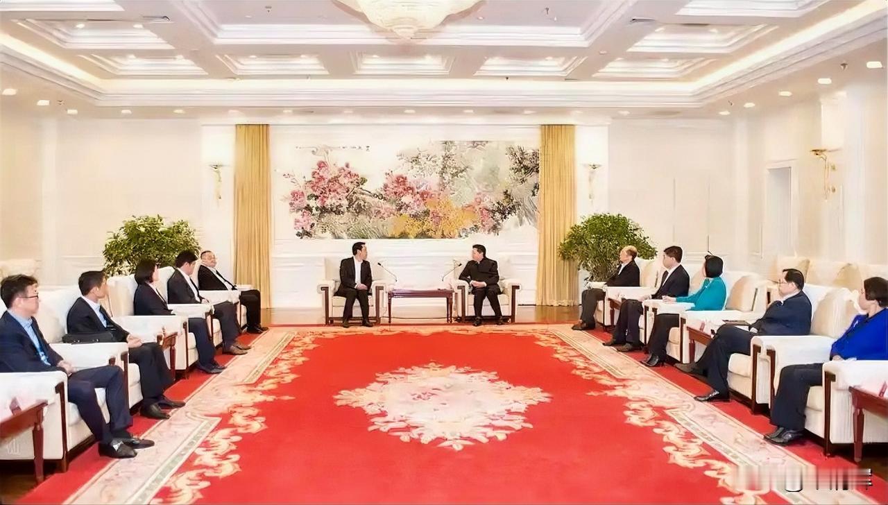 许家印，曾经是许多河南人的骄傲，可惜兵败如山倒。但是，如许家印一样的企业家，目前