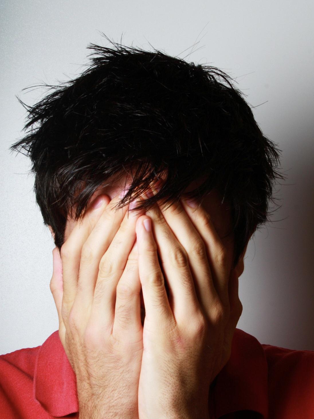 我为什么这么烦躁
谁懂啊！今天在地铁上被人推了一把，差点把豆浆洒在别人西装上的瞬