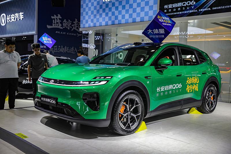 之前还猜长安启源Q06起步价得摸到16万往上，毕竟2940mm轴距的中型轿跑SU