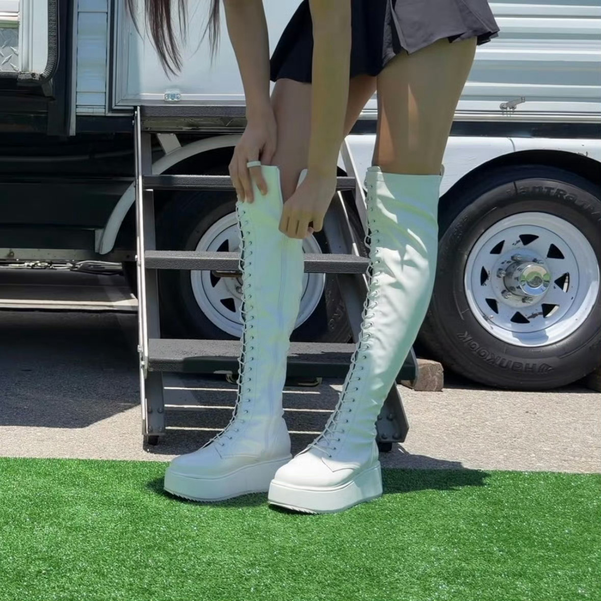 LISA 💛lisa穿李刚仁球衣 260612 饭绘LISA图片｜漫画腿～cr