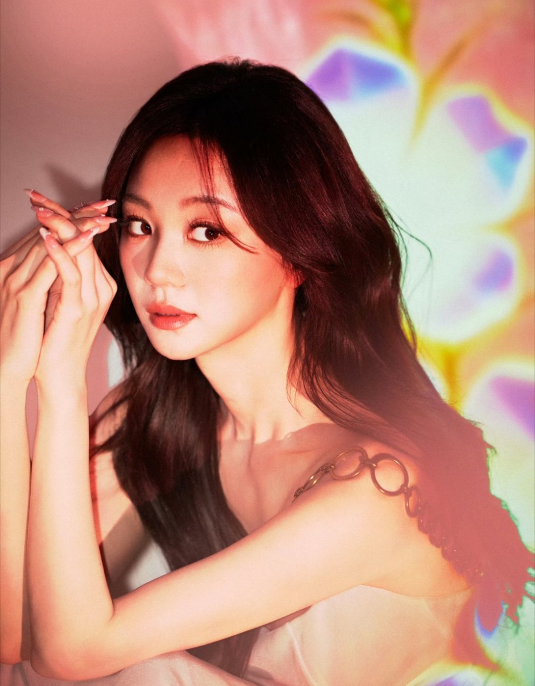 姐姐情人节快乐唯一纯白的茉莉花~不知道胡意旋的身材很曼妙