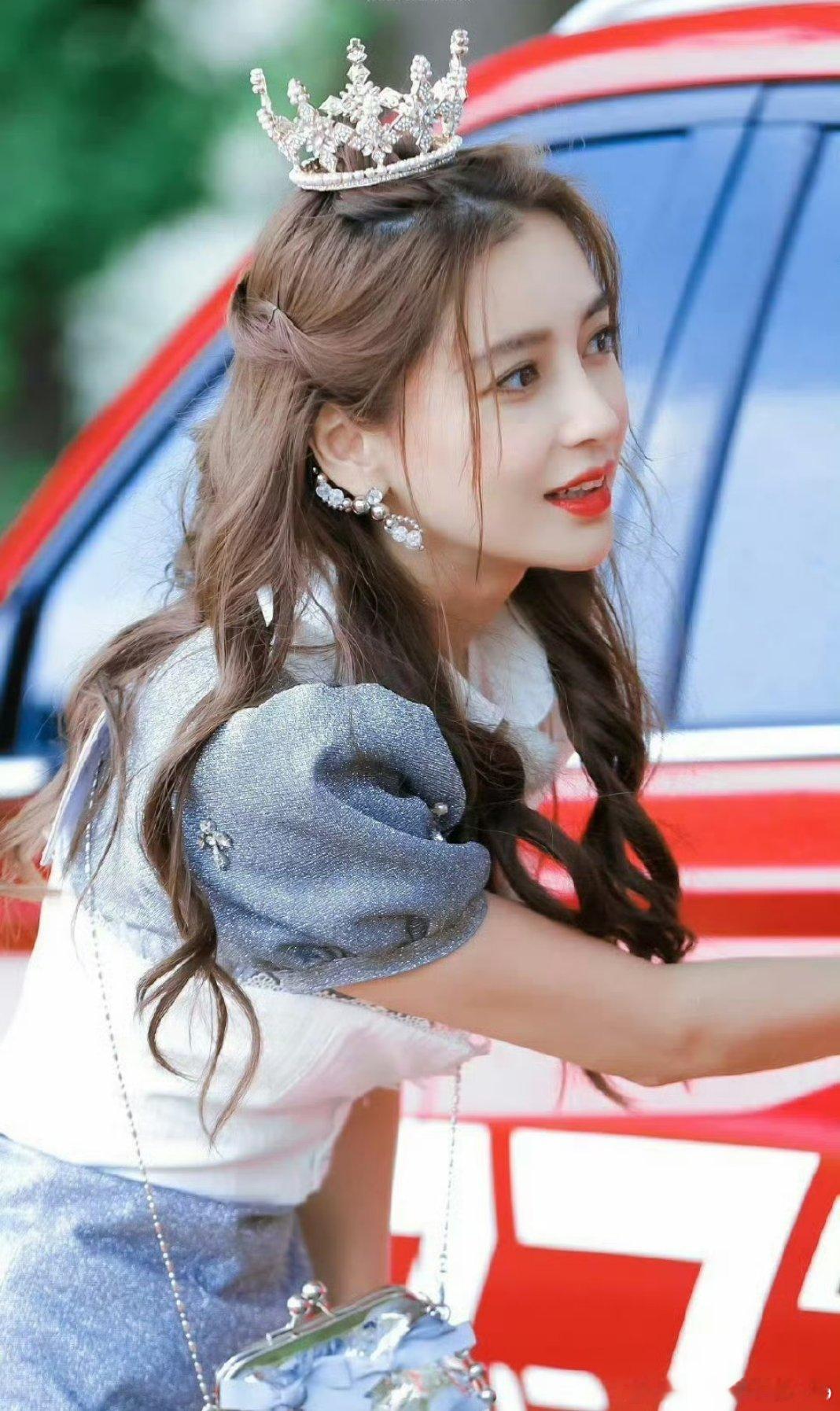 王大发说葛夕是降级版Angelababy 这年头真流行登月碰瓷。 
