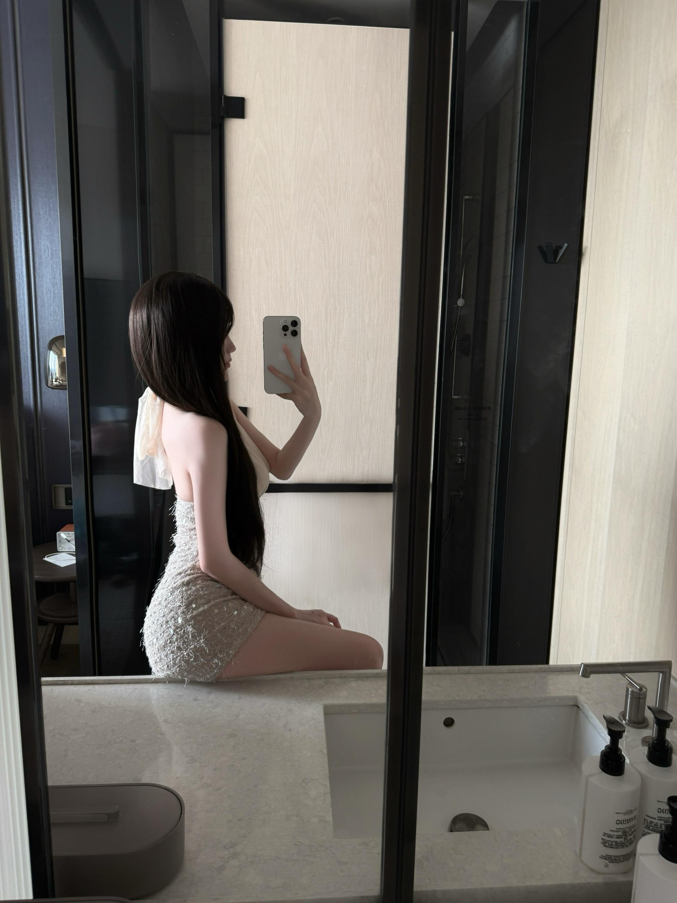还在立孤立人设吗 你的评论区调侃你的女孩子就没重样过