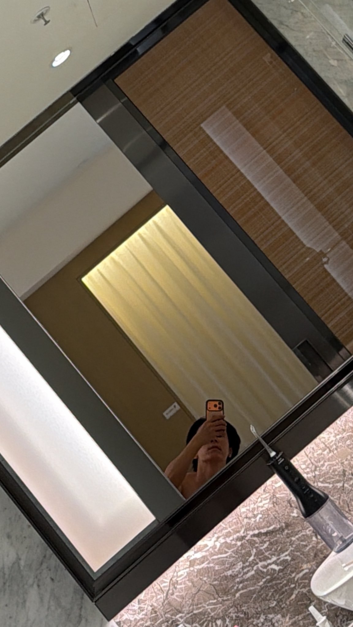 “CB百蓝_。260123李东海 TW更新：高雄 跑起来吧 !! ^^ 