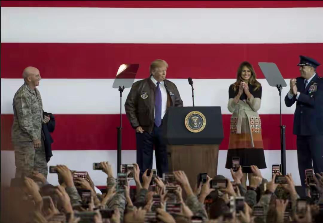 突发，特朗普为了格陵兰岛真是煞费苦心。强掳马杜罗后他愈发嚣张，对格陵兰岛更是垂涎