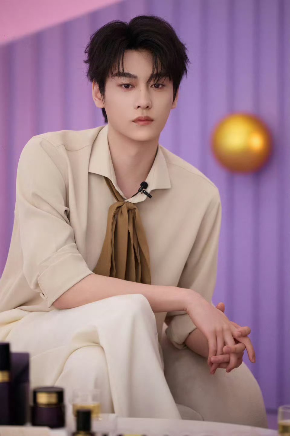 田栩宁今晚韩束直播现场图 